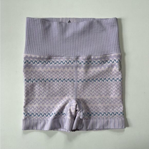 Good Karma Chevron Stripe Shorts Lavendar XS/S - Picture 4 of 6